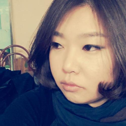 papaya1279's profile picture. 건축.인테리어 관련 CG일을 하며, VR과 컨텐츠 개발 일을 하며, 손으로 만드는 것을 좋아 해서, 그림을 그리거나, 손뜨개(니트, 소품,인형)하는것을 좋아합니다. 센치하고 감상적이어서 좋은 풍경을 보거나, 혼자 카페에서 잘 놉니다. 일은 열정적으로, 삶은 낭만적으로. .