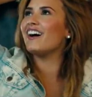 DONT FOLLOW THIS ACCOUNT FOLLOW Bri_Lovato :) ♡