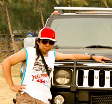 m .erch  
Merchandise & Clothing