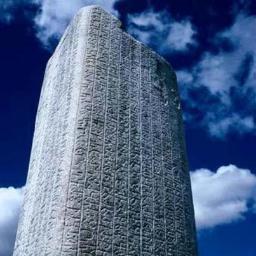 Doğal hayata aşık.Allah'ın yarattıklarını Allah için sever.