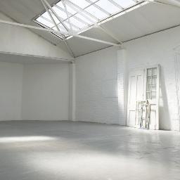 Drive in daylight studio in the middle of Dalston.