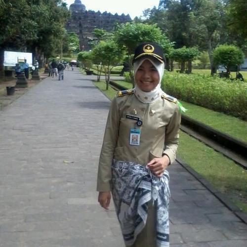 Lagi menikmati setiap nafas yang di berikan.