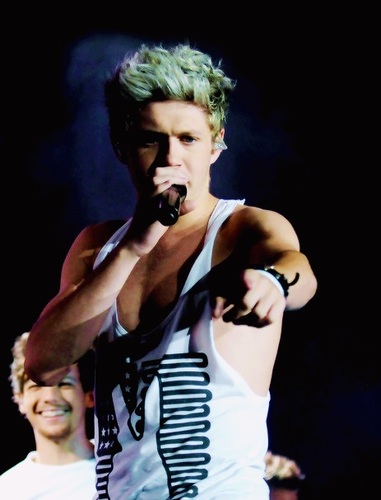 FOLLOW @NJHoran232677 INSTEAD OF THIS ACCOUNT AND SHE WILL FOLLOW BACK