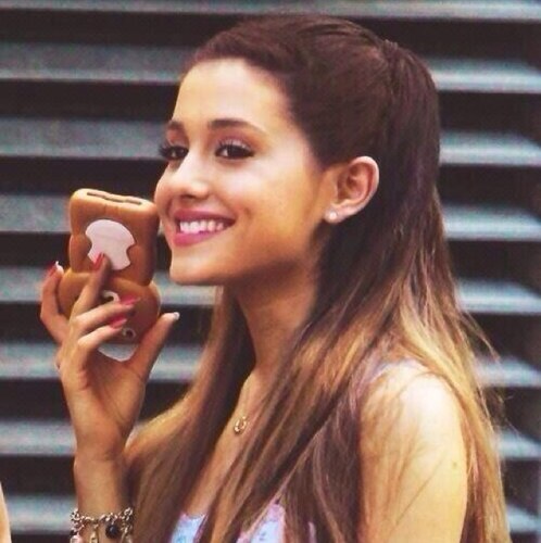 ArianaStalkers Profile Picture