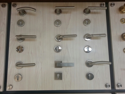 DecorHandles's profile picture. 