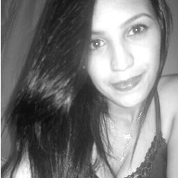 Leonina, 17 anos , chata, boba - Deus ♥ Familia, amigos, Pitty , chocolate & musica *u*