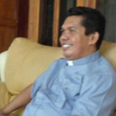 Penggemar diskusi politik, pemerhati demokrasi, pencinta 4 pilar Kebangsaan