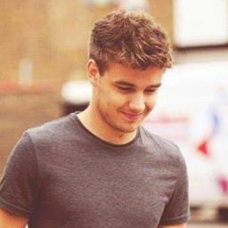 LisaLooves1D's profile picture. ♥16.5.13 ♥ It was the best night ever. Love my idols @Real_Liam_Payne @zaynmalik @Louis_Tomlinson @NiallOfficial @Harry_Styles @selenagomez #SwissDirectioners