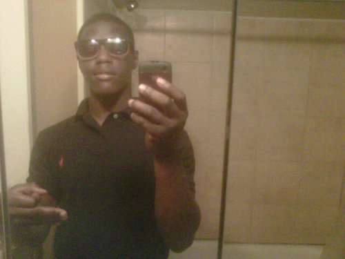 Free my bro's i miss them niggas rs so I'm go stack n pray like my bro lilB free Dre n all the other bros 2