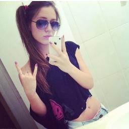17 Yaşındayım. GS♥ TVD hastasıyım. Aşırı tripli,kıskanç,uyuz bir tipim tanımak istemezsin belkide. Taylor Swift'e de bayılırım.♥ ♥FOLLOWME Antalya