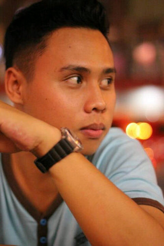Tak perlu menjdi s'suatu yg bda' hanya u/ bza mnyenangkan org. Jdilah dirimu sndiri. ☺ Mention to follow back ☺