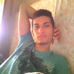 20 anos, sou carismático, aquariano, um pouco ansioso,  adoro novas amizades... Me siga! se quiser Saber,conhecer mais...