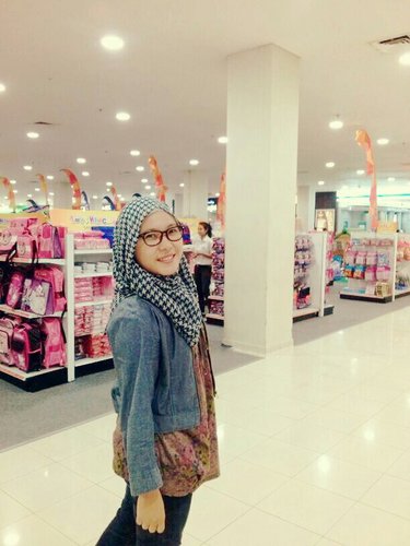 | Web developer | penyuka kuliner | @gosipjalanan's | Ig: finaurpoetra