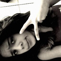 amiga,fofa,chata, quer me conheçer ?(; adiciona aai 
http://t.co/99Qbty9VmJ