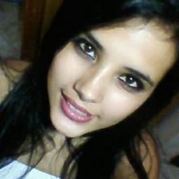 ↓↓
./(,)\
. /♥\.
 _| |_               SOU
αqélα q sorri qdo estα triste,
αqélα qê tem poucos αmigos de verdαde, mαs todos qê tem pode confiαr;