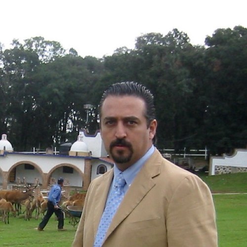 Hombre de Familia, Marketinero de Corazon, Ingeniero por Necesidad, Amante de los Viajes y el buen comer!!!!
