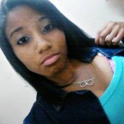 Chata, Ciumenta, Bagunceira, Solteira, 15 aninhos de pura preguiça.
Seeu maal pensado, seeu maal olhaado ñn me faaz andaa pra traais & neem ficaar paraada ! ♪♫