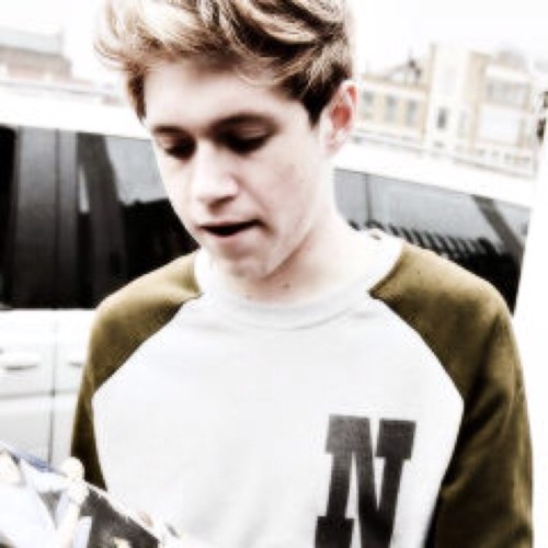 FREE FOLLOW, FOLLOW MY MAIN @Louistrgram AND HELP ME GET CLOSER TO 10K. THANKS ILYSM xxx