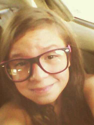 hi my name is jacinda i love my family like nothing else my 3 bffs are kaylee veroinca and jaretzy