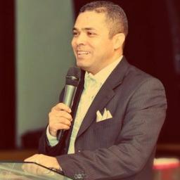 APÓSTOLO, PRESIDENTE DA IGREJA MISSAO DE JESUS RENOVANDO VIDAS EM DUAS NAÇOES BRASIL E PARAGUAY.
CASADO COM PASTORA MILCA TENHO TRES LINDAS FILHAS!!!