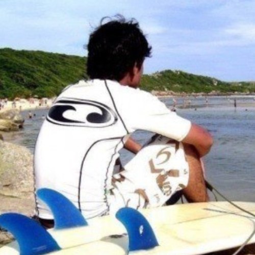 Sorria bonito e deixe os outros quererem descobrir qual é o segredo que faz você rir.-Dan Brown 'Sigo dv e indico .. quem quiser só pedir ;)