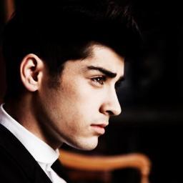 FOLLOW MY PERSONAL @zaynabel1D FOR A DM TO NIALL I follow bck