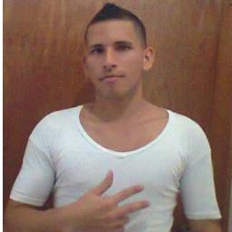 Estudiante-Cantante-Actor