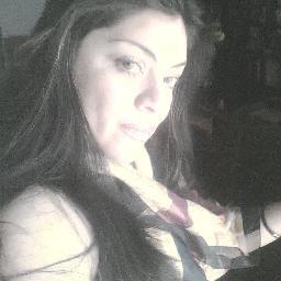 Alegre  sarcástica amante de la lectura y de las personas inteligentes.  aficionada a el vino el erotismo la pasion los animales eterna enamorada del amor ♥
