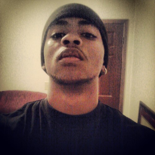 WAT5 POPPIN IT5 REGGIE #FIELDfamYOUNGIN NOW FOLLOW ME ☆☆☆☆☆.... #724RipPduBB