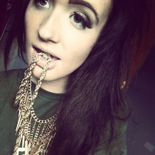 living in South Wales, If you follow me I'll follow you back xo' ✌