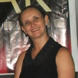 Susely, mãe, esposa, filha de Deus, professora.