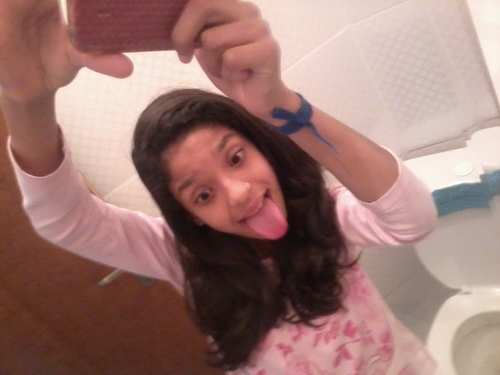 Sou muito fã do @luansantana sou aquariana gosto muito de sair e nada mais para falar!!!!