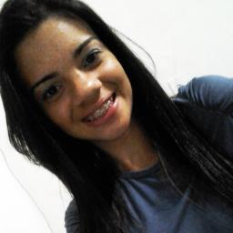 Posso não ser a pessoa mais perfeita nem ter tudo que quero, mas aprendi a me contentar com o que tenho e lutar pelo que desejo.'