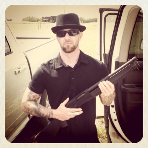 Joey Knuckles MC for suicidekings1@twitter.com. Raised in Detroit living in Canada, Muay Thai kickboxer