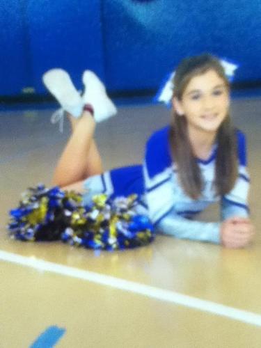 i fly stunts and tumble:D cheerleading & softball is my life(: