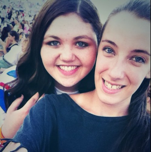 Saw our babes on July 5th 2013 at Hershey PA. It was the best day ever! Applebees/5
