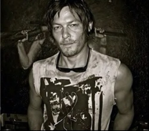 First Italian Norman Reedus' fake! || First Italian The Walking Dead's fake || 20.07.2013 || @xaustjnslips guarda the walking dead woooo.