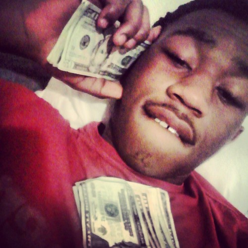 Im Probably Not Picture Perfect But I'm Worth A Picture Come Follow The Movement......... Yeah You ....