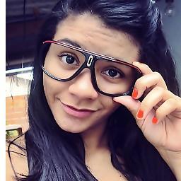 Capricorniana ,mt ciumenta , irritante , shata , convencida , mas enfim uma pessoa mt booa *-*