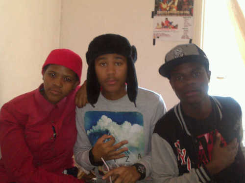 This is a hip hop crew of 4 members, we are here to make change in our life and also to change other people's life through hip hop