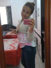 :}  nãao mee acompaanhe poorqe eeu não Noovellá  Recalcada -'-