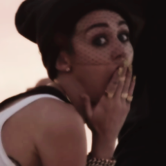 amo a @mileycyrus fim.