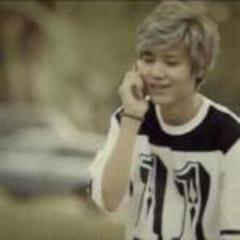 โอ้ย! ชะ ช่วยด้วยครับ;_;ผมเดินชนประตู! ประตูหัวใจคุณตำ่จัง ผมเซโล่เองนะครับ ภายใต้หน้าตาเอ๋อของผมมีอะไรที่มากกว่านั้น ถ้าอยากรู้ฟอลมาแล้วบอกรักกันนะเบบี้