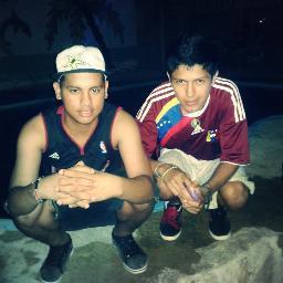 APACHE3 CANSERBERO3 GOD IS LOVE♥
Jodedor a 3 tablas. Mi pasion el C.s♥
fans Del Barçelona http://t.co/yXhXbVXVBb