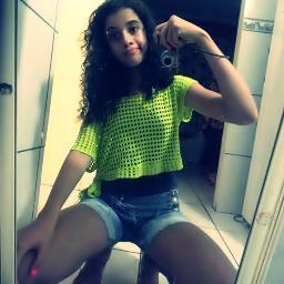 A Priiincesinha que não Nasceeu
Para ficar preza no casteelo, Maaiss Sim para
Enfrentar A realidade Com a Cabeça Eguiida ~ ♥
Me segue amore!