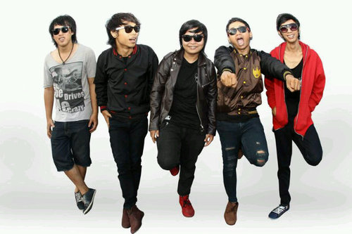 Indie Band from Bali..respect!!            contact person:                                     @DewaSatriaAW:                        ☎083117973433//   269A1D80