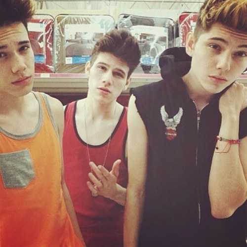 Love you @iamalexpulido @brandonpulido @cameronpulido 
Please follow me!