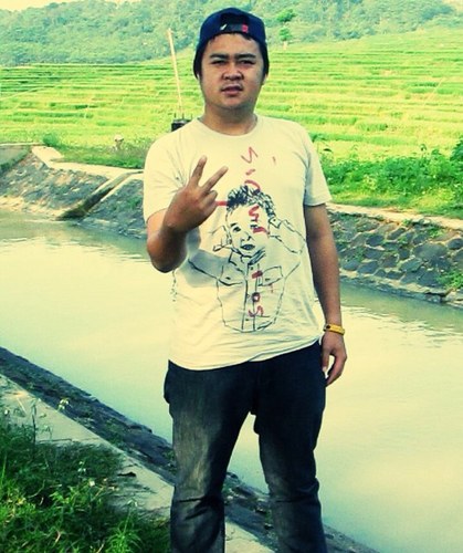 RofianRisalasa's profile picture. Guitarist @resistencia_hc ; @holdonhc ┃ Don't forget the strugle, Don't forget the streets, Don't forget your roots ┃Respect XRT !