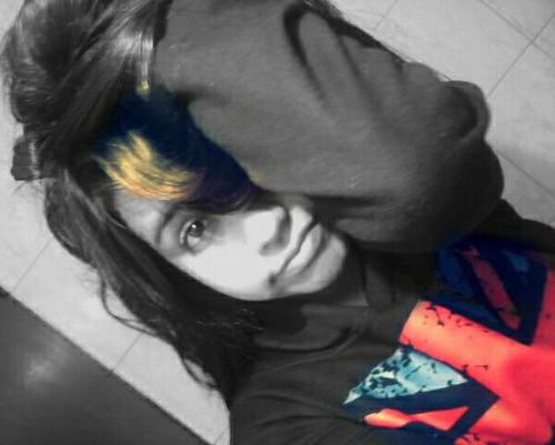 Hi I'm fans of Francisca Contreras and I just love her, I find that Francisca sings like Demi Lovato, well that love for all