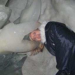 AnnaFornarve's profile picture. Infektionsläkare som vimsar runt på narkosen. Ägnar fritiden åt att rehabilitera en omöjlig omplaceringshund och buktalar i brist på äkta talang.